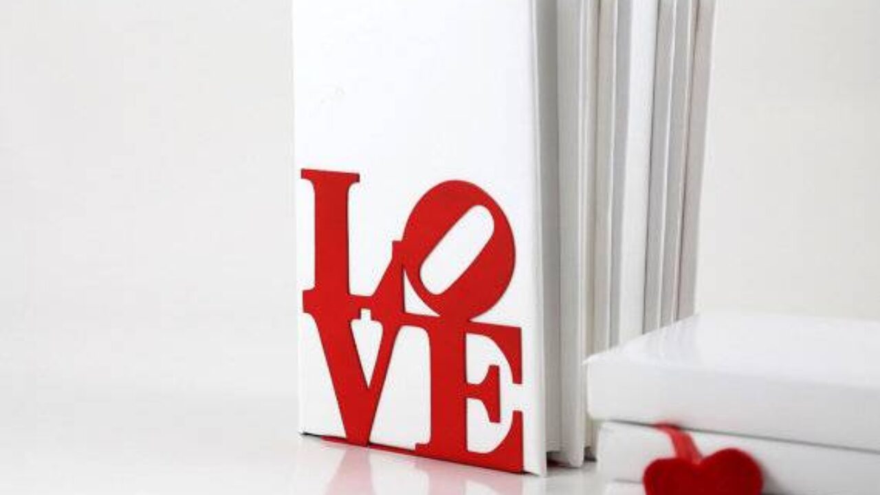 5 Space Saving Scrooge Approved Bookends